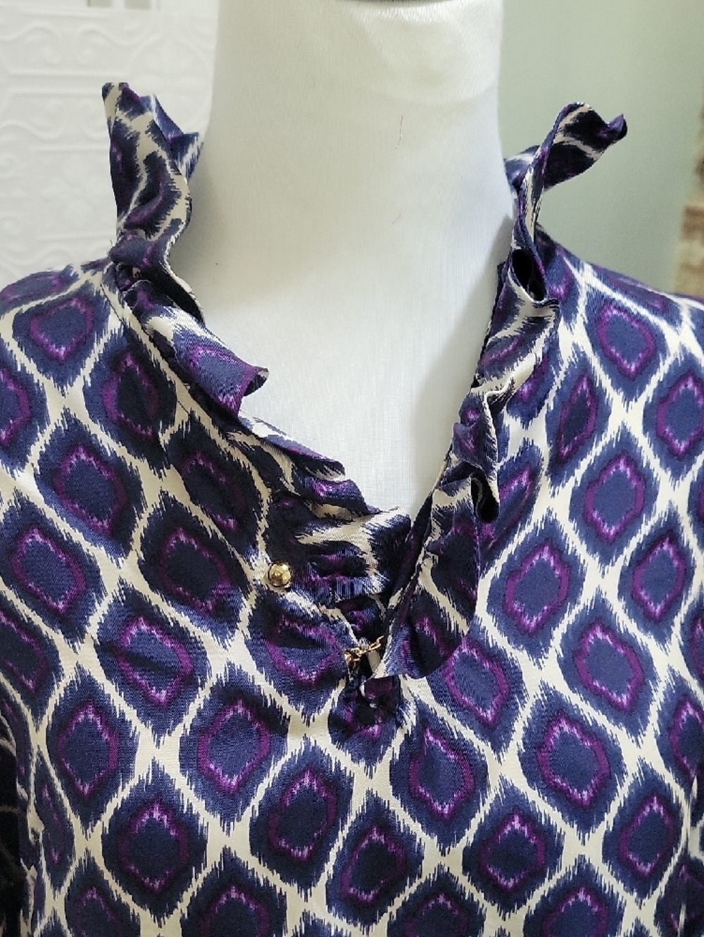 Elizabeth McKay Navy & Purple lkat Ruffle Collar Silk Blouse Sz 8, Quiet Luxury - Picture 5 of 11